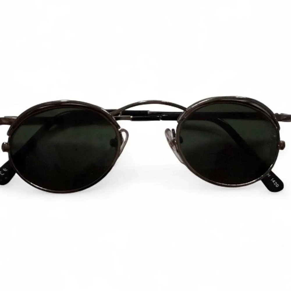 Vintage y2k (2001) black round sunglasses